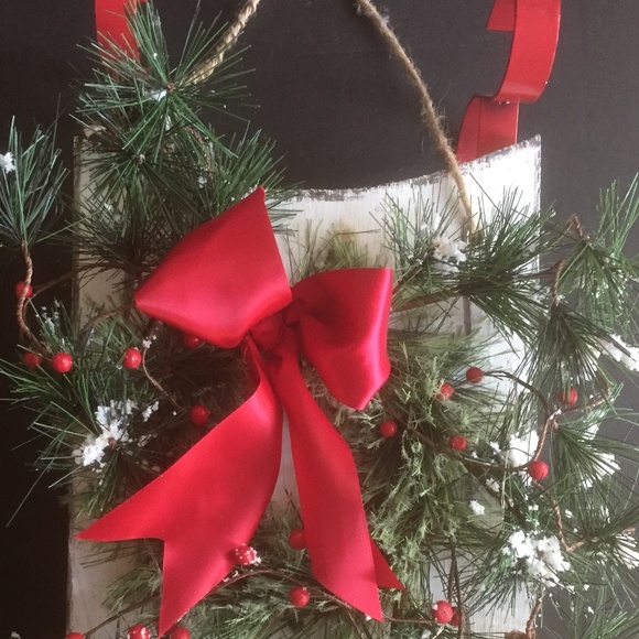 Scott Living Wooden Sled & Pre-lit Wreath/Hang on Door or Display on Table/NEW!! - Picture 3 of 3